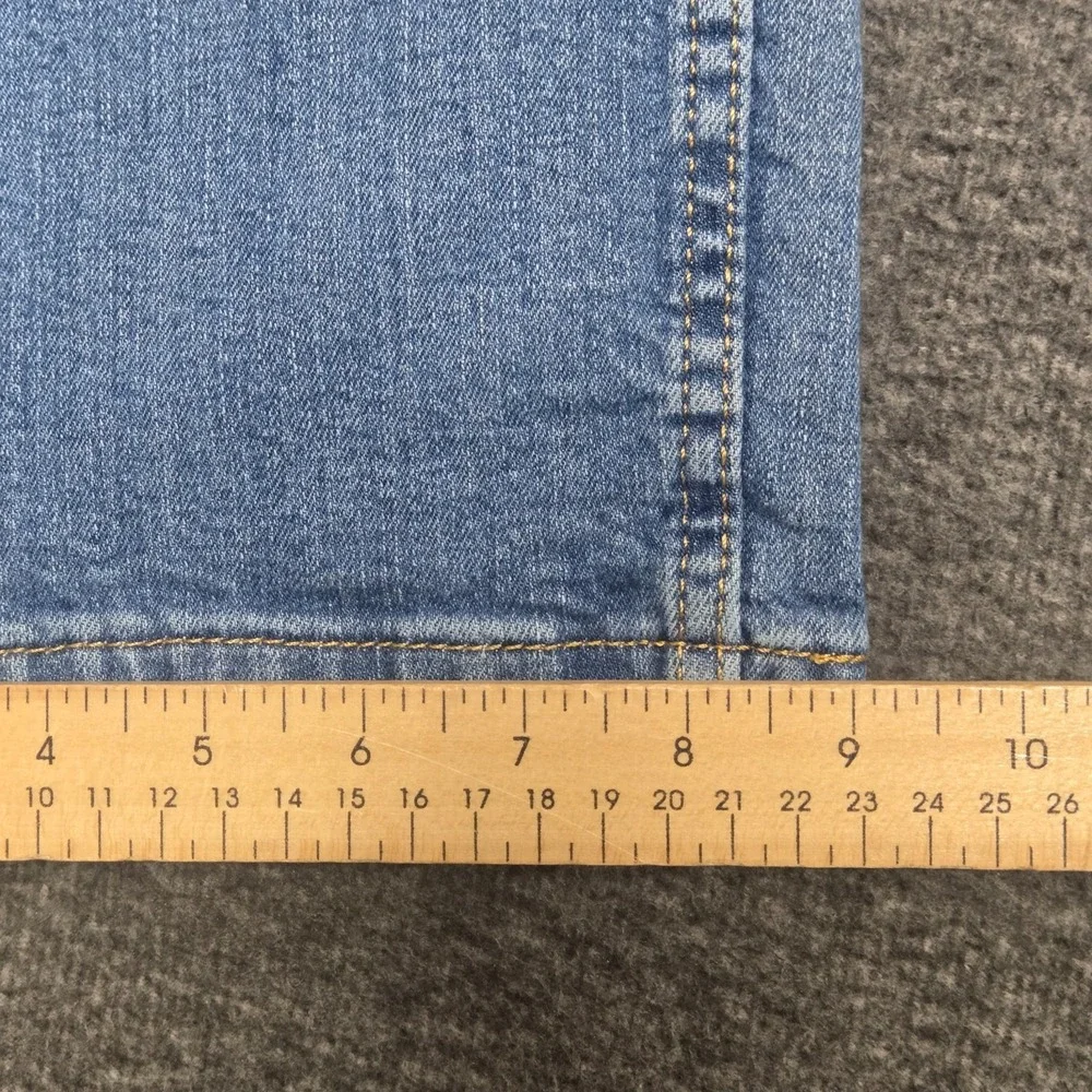 Levis 559 Jeans Mens 44x32 (Meas 42x29) Blue Straight Leg Relaxed Fit Light Wash